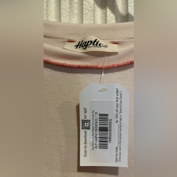 NWT Haptics Sz 1X Light Beige Graphic Tee - Picture 4 of 8